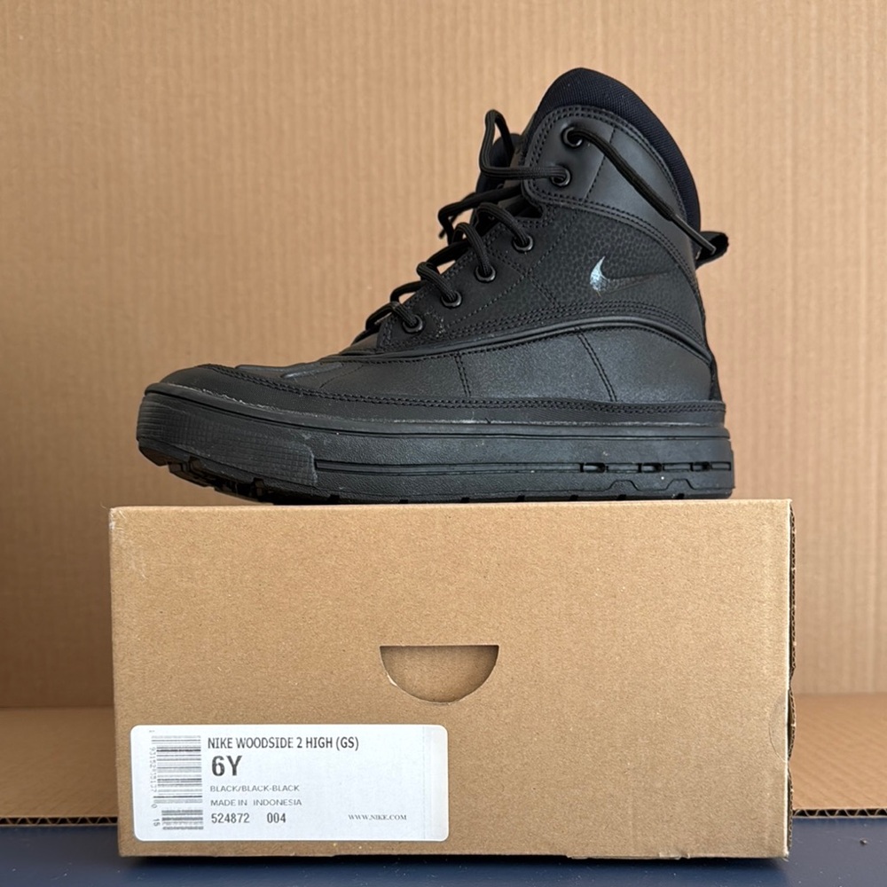 NWT Nike boys  Black High-Top Shoes